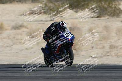 media/Dec-07-2025-CVMA (Sun) [[3e7d2de5dc]]/Race 8-Middleweight Shootout/